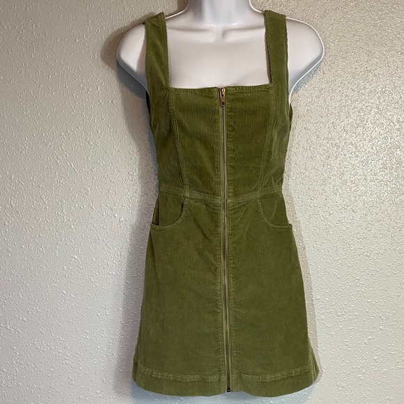 Alice + Olivia Green Corduroy Mini Dress - Picture 2 of 8